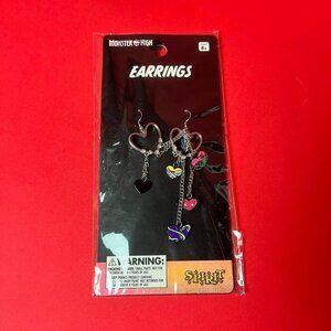 Spirit Halloween / Monster high dangly charm earrings 🤍🖤​​​​​​​​